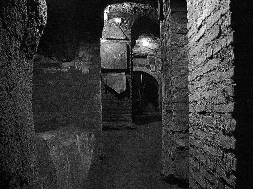Catacombe-di-San-Sebastiano.jpg