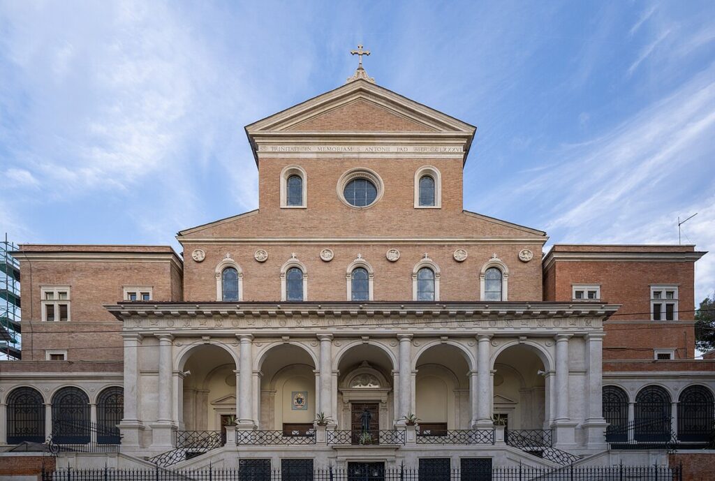 Chiesa-di-Sant_Antonio-da-Padova-all_esquilino.jpg