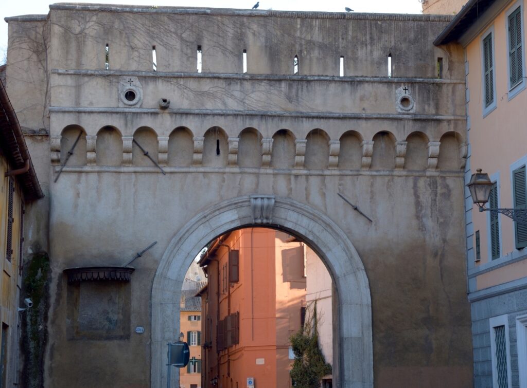 Porta-Settimiana.jpg