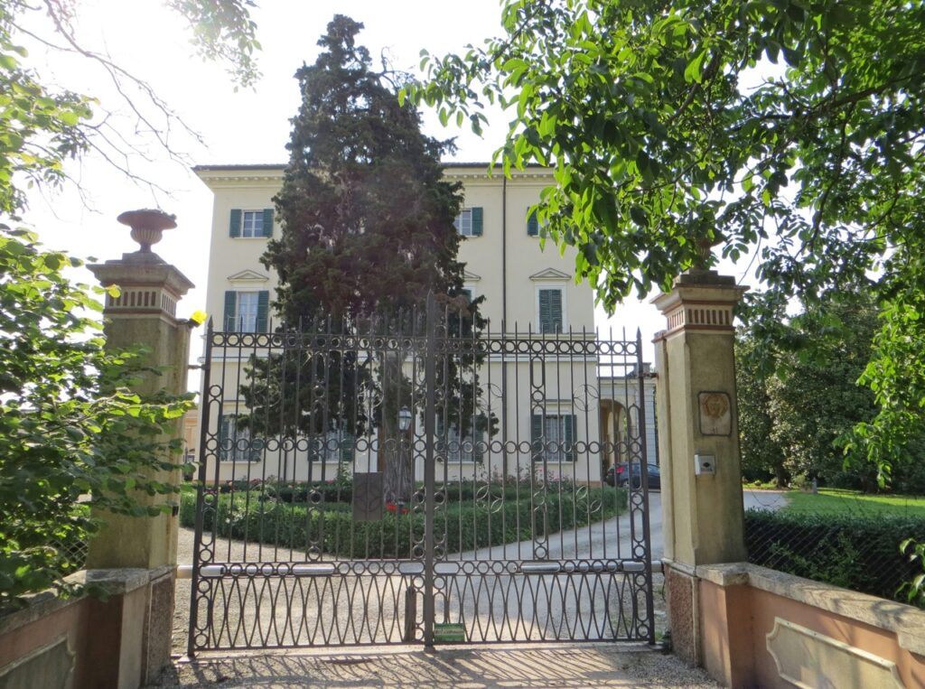 Villa-Paganini.jpg