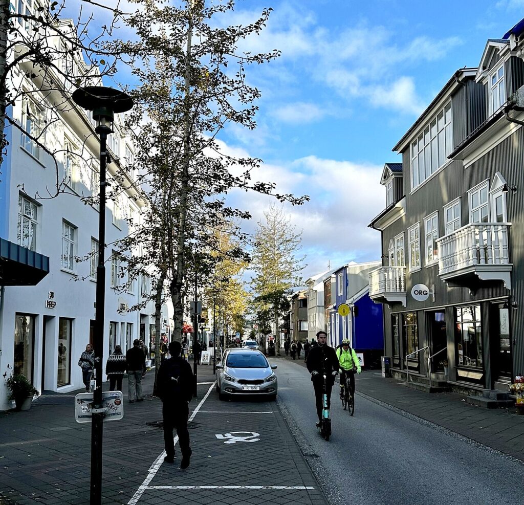 Laugavegur (Rua principal das compras)
