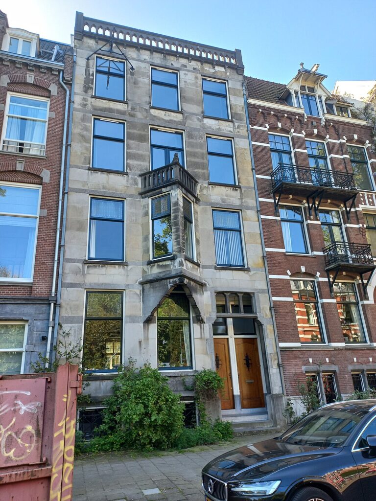Van Eeghenstraat